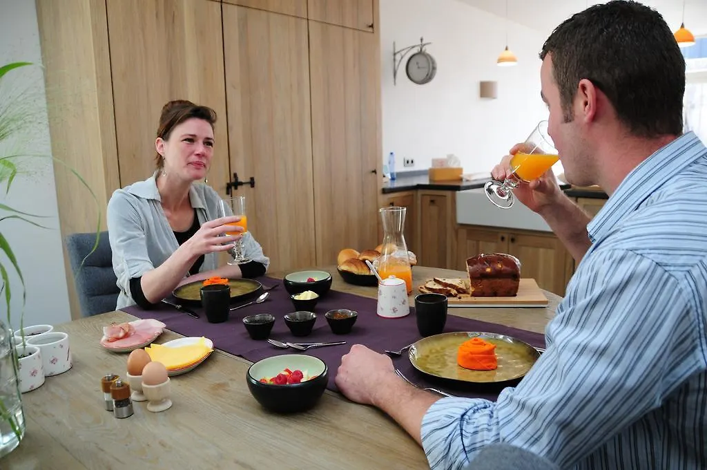 Bed and Breakfast B&B Val Des Roses Μπριζ