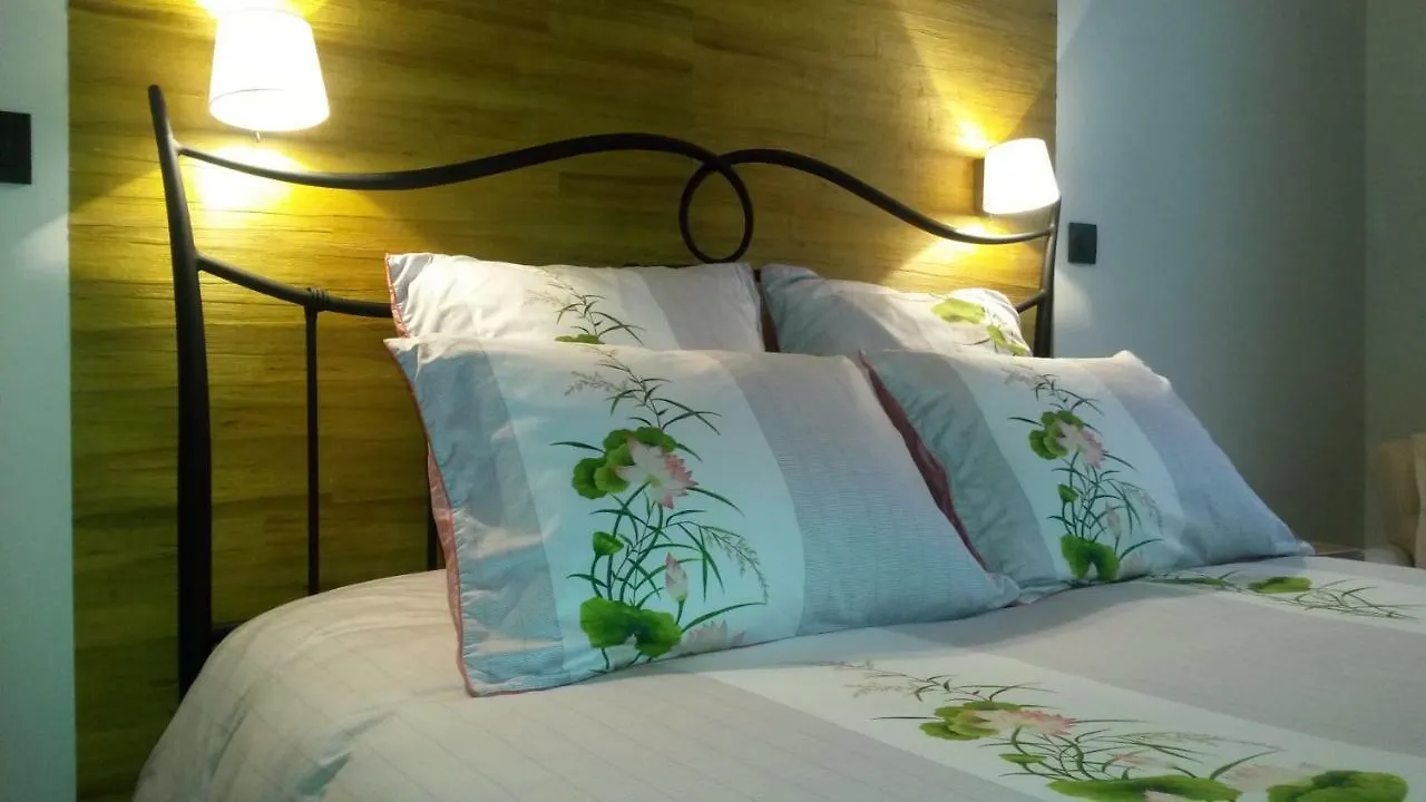 B&B Val Des Roses Μπριζ